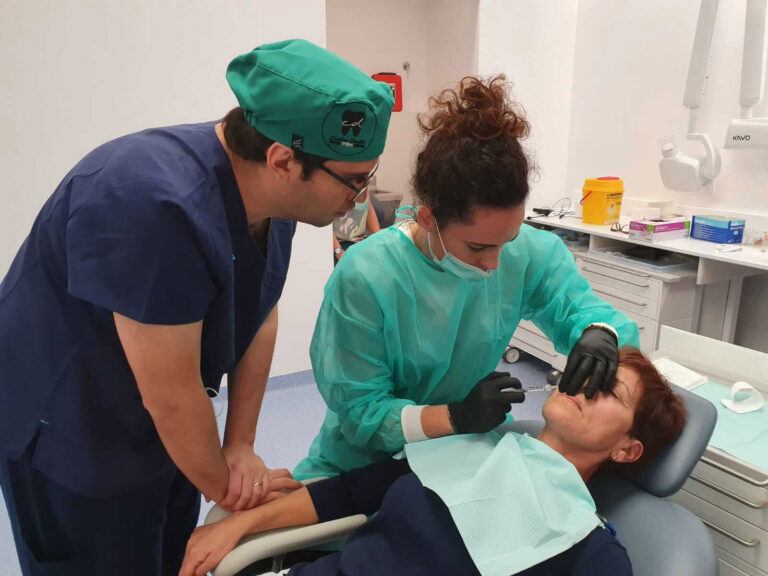 7 Curso de ácido hialurónico y venopunción. Dr. Augusto Rodrígues