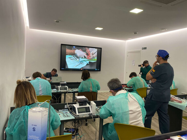 8 Curso de implantología oral y regeneración de tejidos duros y blandos. Dr. A. Rodrígues.